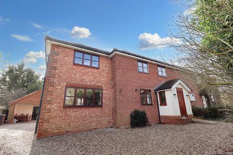 Partridge Green, Broomfield, Chelmsford 4 bed semi