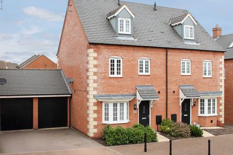 Plover Road, Leighton Buzzard... 4 bed semi