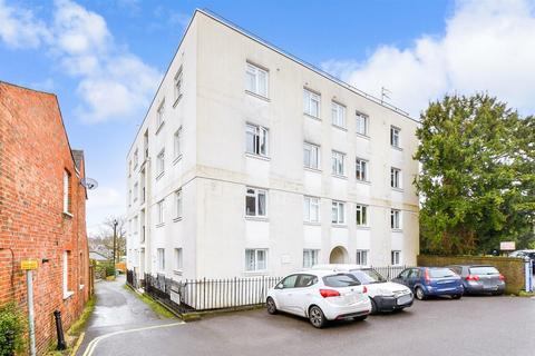 Church Street, Dorking, Surrey 3 bed flat for sale