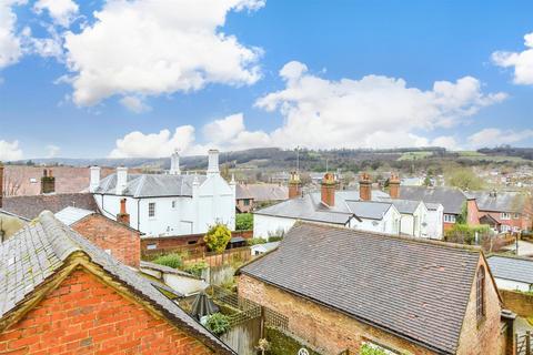 Church Street, Dorking, Surrey 3 bed flat for sale