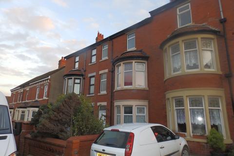 Hesketh Avenue Preston FY2 9JX 6 bed detached house for sale