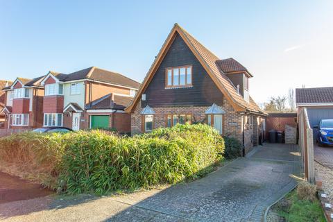 Spire Avenue, Whitstable, CT5 3 bed detached house for sale