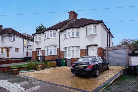 London, H 3 bed semi