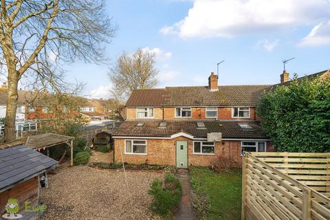 Stanfield, Tadley RG26 4 bed semi