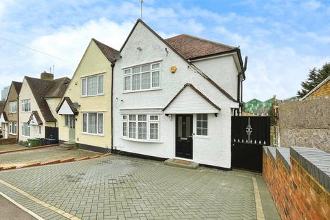 Lamsey Road, Hemel Hempstead, HP3 2 bed semi