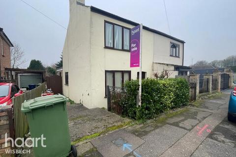 Old Lynn Road, Wisbech 2 bed semi