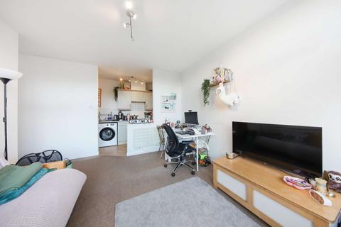 Metro Central Heights, Southwark, London 2 bed flat for sale