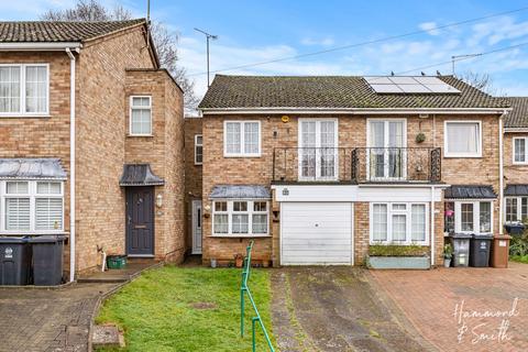 Collins Cross, Bishop's Stortford CM23 3 bed semi