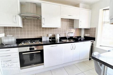 Barry Square, BRACKNELL 2 bed terraced house for sale
