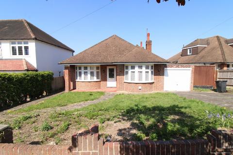 The Crescent, West Wickham, BR4 2 bed detached bungalow for sale