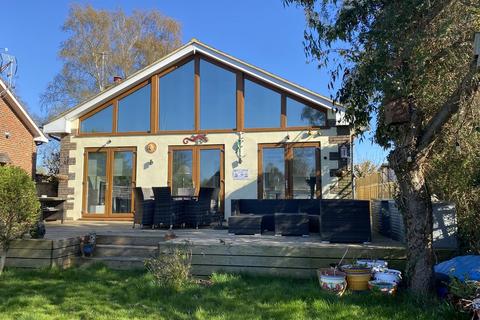 Hamhaugh Island, Shepperton 4 bed detached house for sale