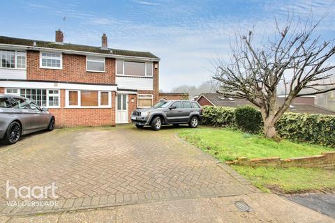 Prince Charles Avenue, Chatham 4 bed semi