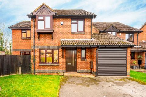 Shetland Close, Guildford, GU4 4 bed detached house for sale