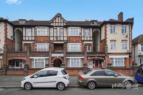 Woodgrange Avenue, Harrow, HA3 2 bed flat for sale