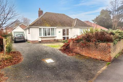 Rectory Road, Wivenhoe, Colchester, CO7 2 bed detached bungalow for sale