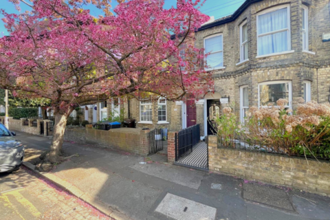 Nelson Road, Wimbledon, SW19 2 bed duplex for sale