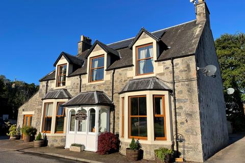 Village Green, Drumnadrochit, Highland Guest house for sale