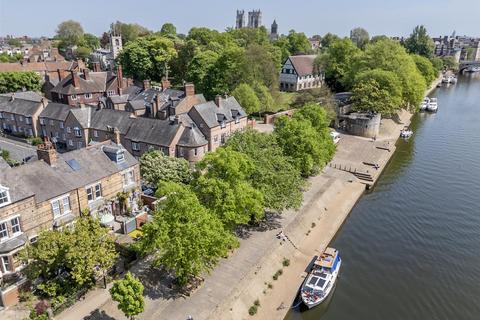 Earlsborough Terrace, York YO30 4 bed townhouse for sale