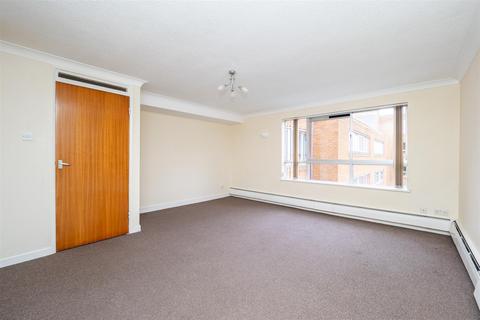 Homefield Park, Sutton 2 bed apartment for sale