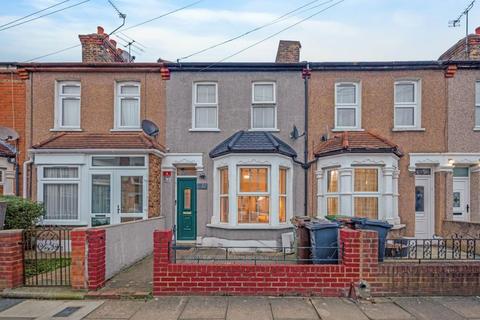 Devon Road, Barking, IG11 2 bed terraced house for sale