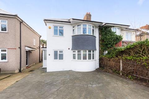 Sutherland Avenue, Welling DA16 4 bed semi