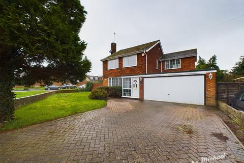 Camborne Avenue, Aylesbury... 4 bed detached house for sale