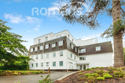 Winchester Road, Basingstoke, Hampshire 1 bed apartment for sale
