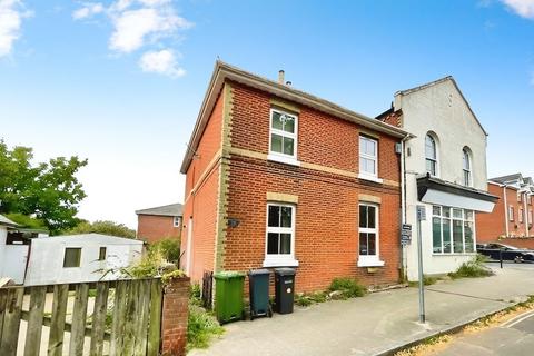 Station Road, Southampton SO31 3 bed semi