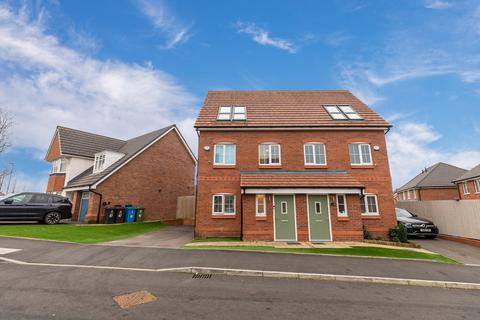 Mill Fold Gardens, Chadderton OL9 3 bed semi