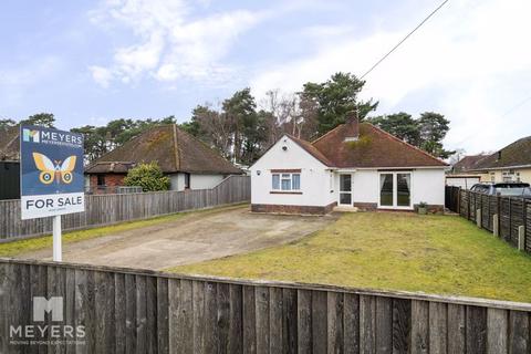 Abbey Road, Ferndown BH22 3 bed detached bungalow for sale