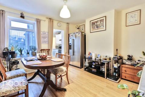 Wortley Road, Croydon 3 bed semi