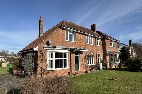 Grundisburgh Road, Woodbridge, IP12 4 bed detached house for sale