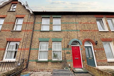 2 Kyme Road, Hornchurch, Essex, RM11 1AD 5 bed terraced house for sale