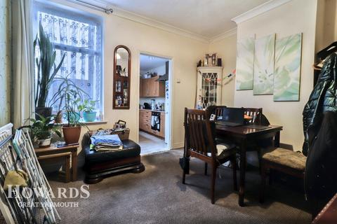 West Road, Great Yarmouth 2 bed terraced house for sale