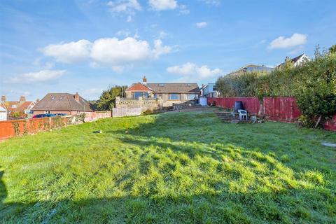 Granville Rise, Totland Bay, Isle of... 3 bed chalet for sale