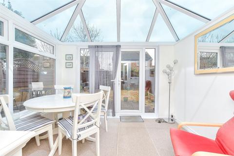Montgomery Drive, Bognor Regis, West... 3 bed semi