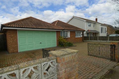 West Mersea, CO5 2 bed bungalow for sale