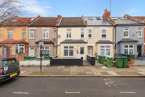 Abbey Grove, London SE2 3 bed terraced house for sale