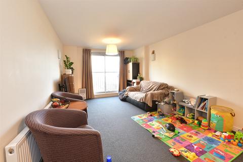 Axon Place, Ilford, Essex 2 bed flat for sale