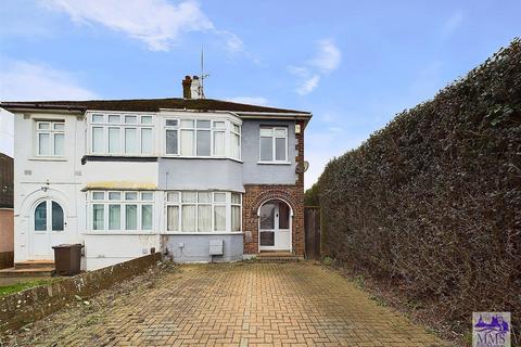 Elaine Avenue, Strood, 3 bed semi