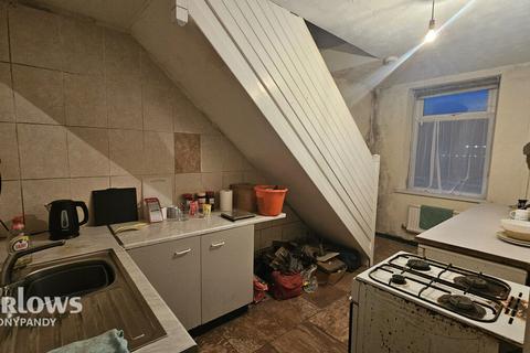 Blaenllechau Road, Ferndale CF43 2 bed end of terrace house for sale