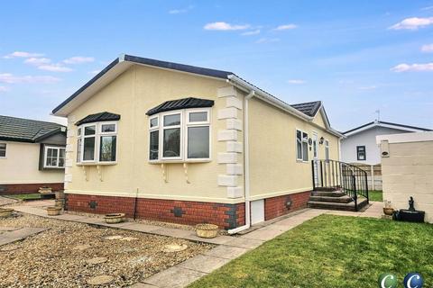 Rugeley Road, Armitage 2 bed park home for sale