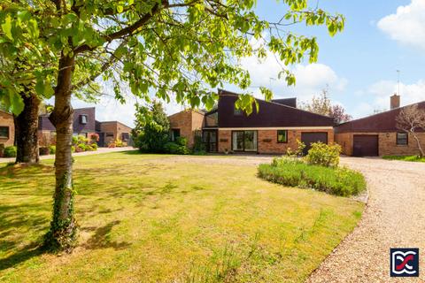Manor Close, Charwelton NN11 5 bed detached house for sale