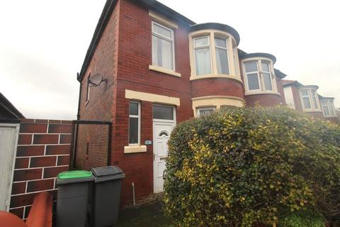 Winchester Avenue, Blackpool FY4 3 bed semi