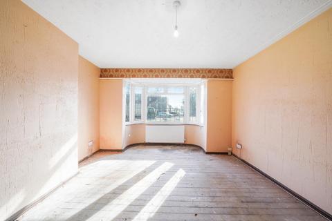 IG11 4 bed semi