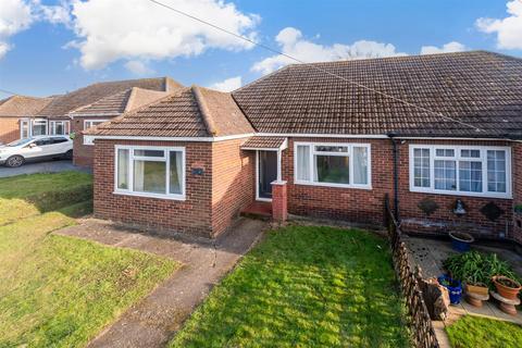 Istead Rise, Istead Rise, Gravesend... 3 bed semi