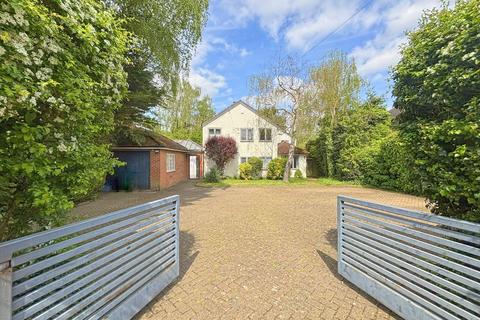 Sandy Lane, Richmond, TW10 5 bed detached house for sale