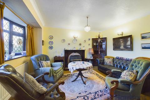 School Lane, Newington... 2 bed semi