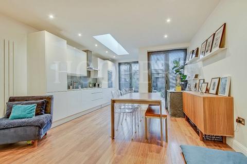 Verney Street, London, NW10 3 bed cottage for sale