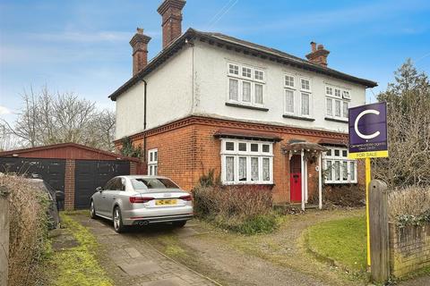 Hamilton Road, Kings Langley WD4 4 bed house for sale